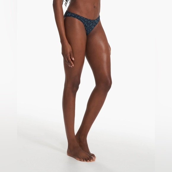 Vuori Aqua Bikini Bottom Color: Beryl Spots Size XS VW709 - Picture 10 of 11